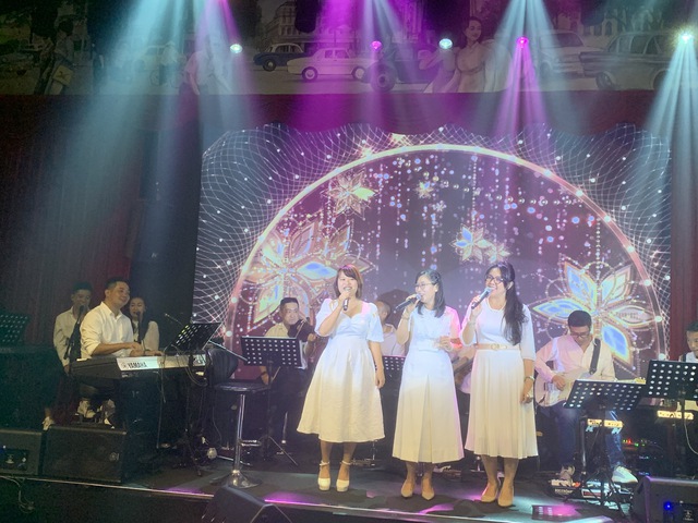 B&aacute;c sĩ h&aacute;t v&igrave; bệnh nh&acirc;n kh&oacute; khăn ở Bệnh viện Chợ Rẫy - Ảnh 1.