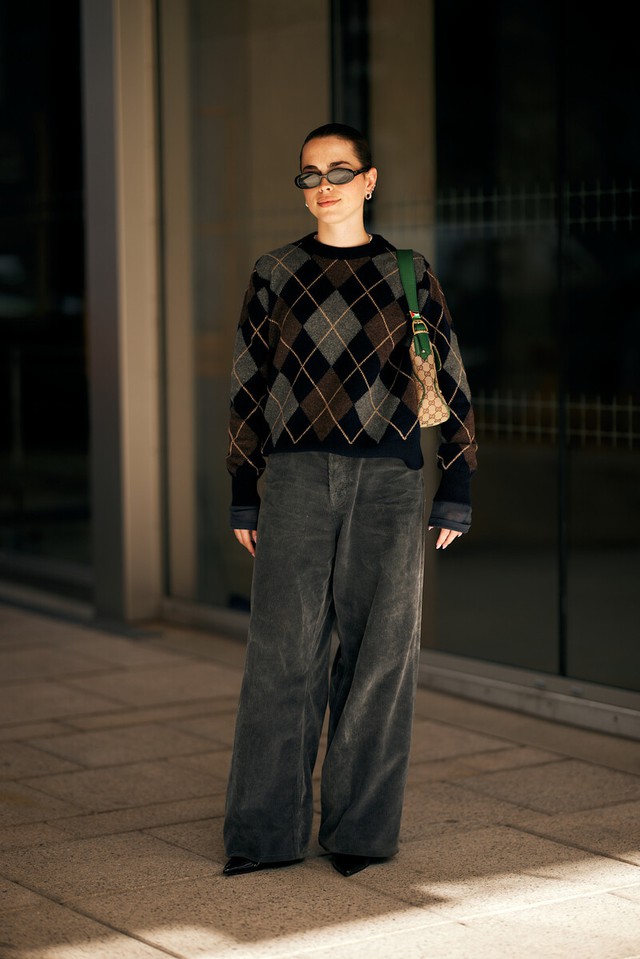 Quần ống rộng, thanh lịch thoải mái đi làm đi chơi đều đẹp- Ảnh 1.