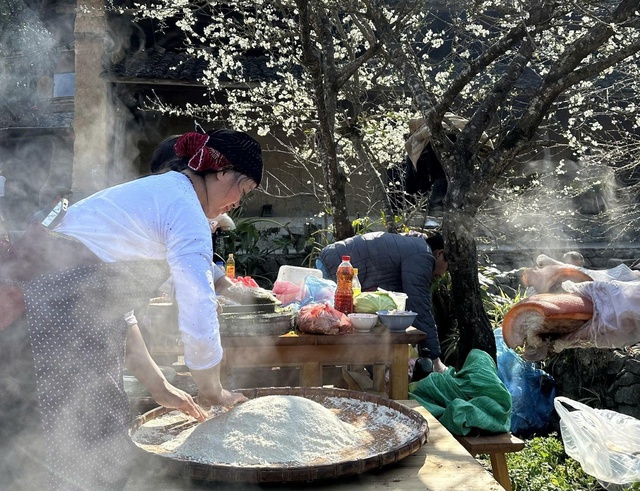 Tết sớm ở vùng cao - Ảnh 2.