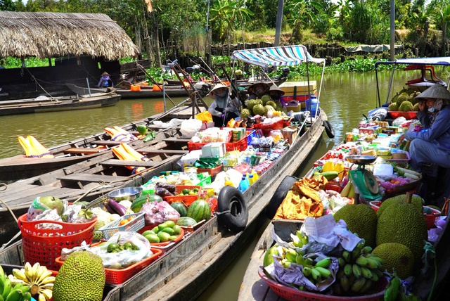 Đi du lịch dịp tết với người lạ: Nên hay không?- Ảnh 3. Đi du lịch dịp tết với người lạ: Nên hay không?- Ảnh 3.