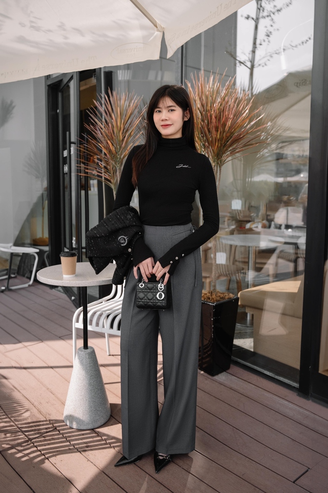 Vẻ đẹp tri thức giao thoa sự quyến rũ với phong cách nữ thư ký công sở - Ảnh 6.