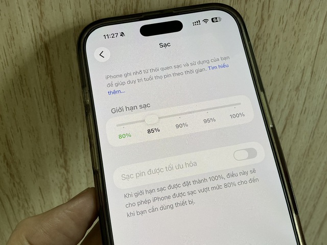 Một c&uacute; tắt trong c&agrave;i đặt gi&uacute;p iPhone d&ugrave;ng pin đ&atilde; hơn hẳn - Ảnh 2.