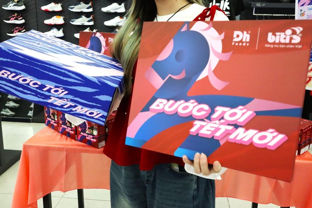 Dh Foods và Biti’s kết hợp để cùng ‘bán trải nghiệm’ Tết mới cho gen Z- Ảnh 2. Dh Foods và Biti’s kết hợp để cùng ‘bán trải nghiệm’ Tết mới cho gen Z- Ảnh 2.
