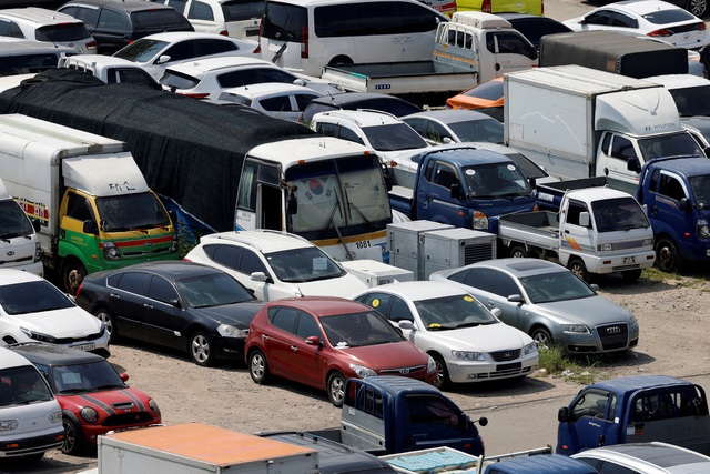 Ông Trump bất ngờ tăng thuế 25 % đối với hàng nhập khẩu từ Hàn Quốc - Ảnh 1. Ông Trump bất ngờ tăng thuế 25 % đối với hàng nhập khẩu từ Hàn Quốc - Ảnh 1.