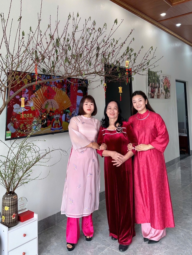 C&ocirc; g&aacute;i trẻ x&acirc;y nh&agrave; tặng bố mẹ để tri &acirc;n c&ocirc;ng lao nu&ocirc;i dưỡng - Ảnh 1.