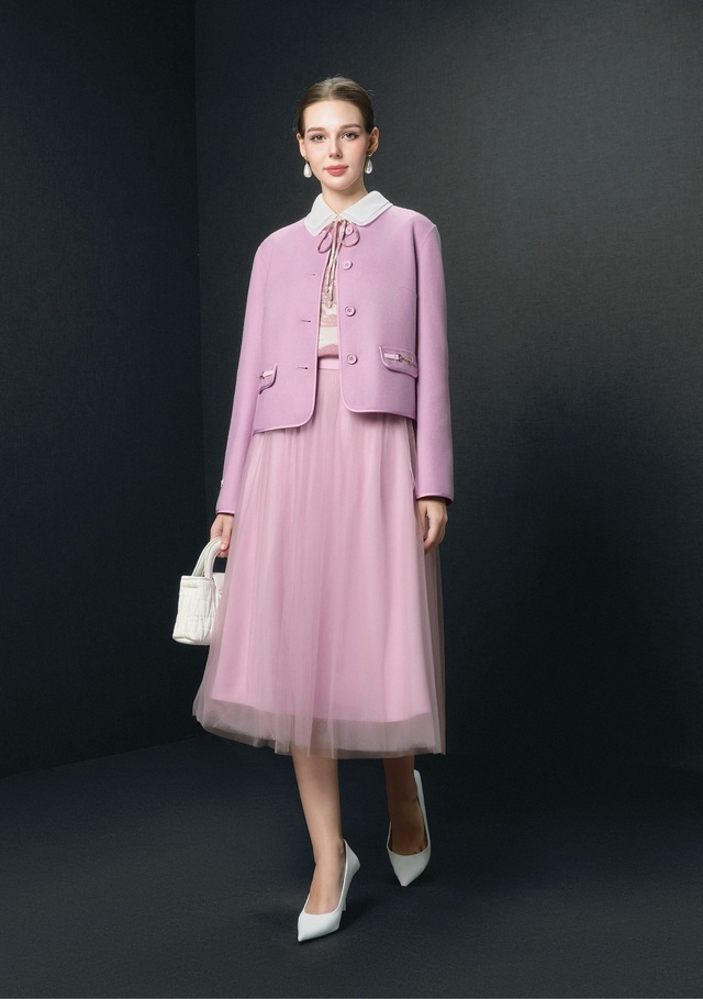 Chọn chân váy dài cho những ngày mưa lạnh - Ảnh 2.