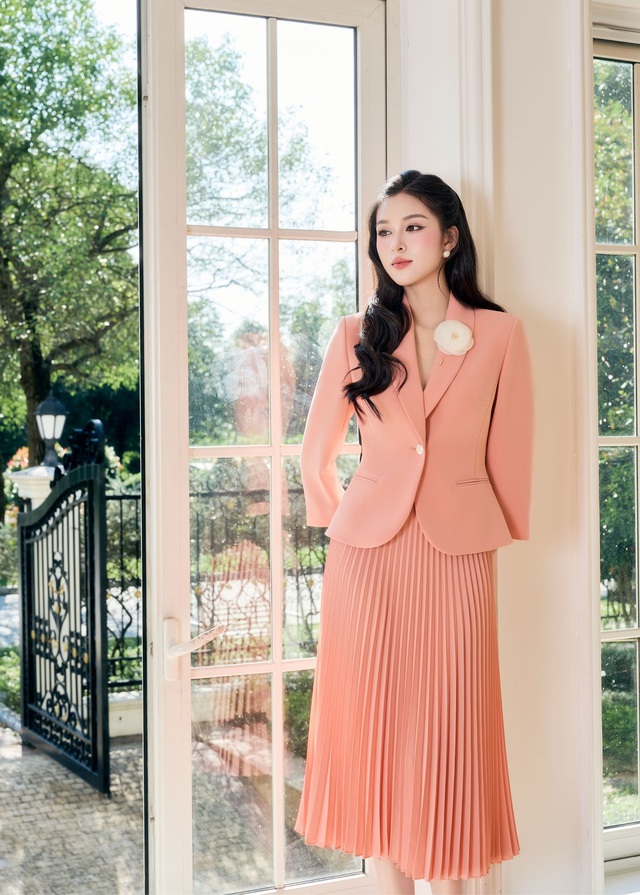 Chọn chân váy dài cho những ngày mưa lạnh - Ảnh 6.