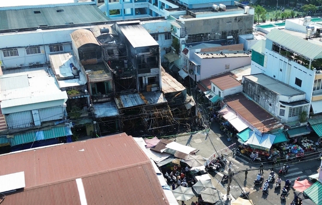 Phường B&igrave;nh Đ&ocirc;ng th&ocirc;ng tin về vụ ch&aacute;y 4 căn nh&agrave; ở chợ Nhị Thi&ecirc;n Đường- Ảnh 1.