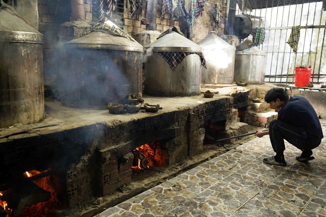 Giữ hương tết xưa: Bánh tổ - hương tết bàn thờ xứ Quảng Giữ hương tết xưa: Bánh tổ - hương tết bàn thờ xứ Quảng- Ảnh 3.