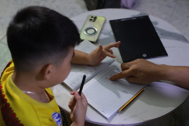 'Siêu phường' nhiều khu công nghiệp nhất: Nhắc đến con trai, mắt ông Tài sáng lên- Ảnh 3. 'Siêu phường' nhiều khu công nghiệp nhất: Nhắc đến con trai, mắt ông Tài sáng lên- Ảnh 3.