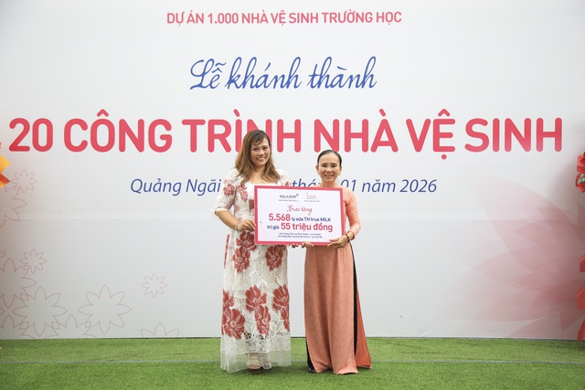 Khánh thành 20 công trình nhà vệ sinh trị giá 1,2 tỉ đồng cho học sinh Quảng Ngãi- Ảnh 11. Khánh thành 20 công trình nhà vệ sinh trị giá 1,2 tỉ đồng cho học sinh Quảng Ngãi- Ảnh 11.