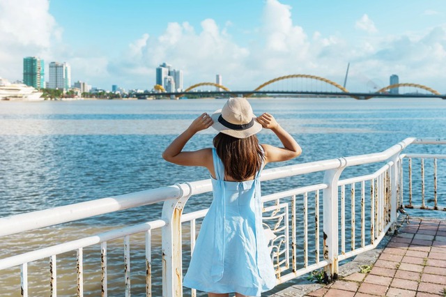 Du kh&aacute;ch Anh đến Việt Nam sống v&agrave; l&yacute; do c&ocirc; gọi nơi n&agrave;y l&agrave; 'thi&ecirc;n đường'- Ảnh 1.