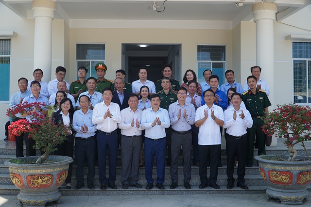 B&iacute; thư tỉnh ủy L&acirc;m Đồng thăm v&agrave; ch&uacute;c tết tại Trung t&acirc;m điện lực Vĩnh T&acirc;n - Ảnh 8.