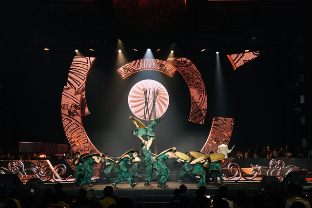 Giải Tinh hoa Việt gọi tên Hòa Minzy, DTAP - Ảnh 2. Giải Tinh hoa Việt gọi tên Hòa Minzy, DTAP - Ảnh 2.