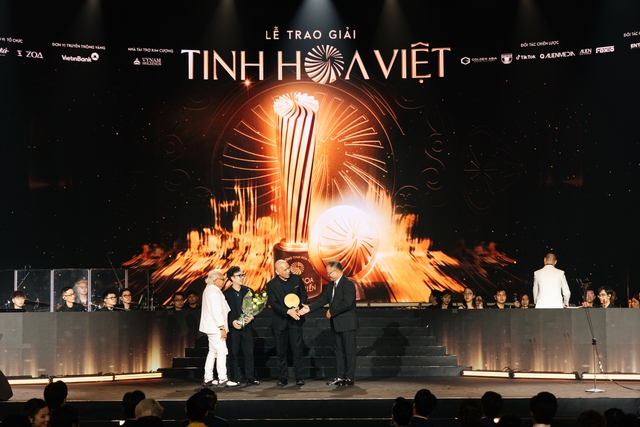 Giải Tinh hoa Việt gọi tên Hòa Minzy, DTAP - Ảnh 5. Giải Tinh hoa Việt gọi tên Hòa Minzy, DTAP - Ảnh 5.