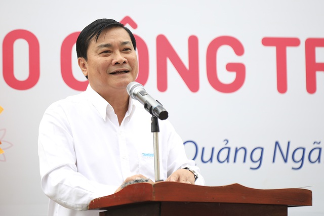 Trao học bổng, kh&aacute;nh th&agrave;nh 20 nh&agrave; vệ sinh cho học sinh Quảng Ng&atilde;i: Chung tay v&igrave; tương lai- Ảnh 2.