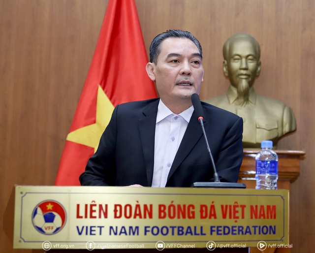 &lsquo;Mổ băng&rsquo; c&aacute;c t&igrave;nh huống VAR, Ban Trọng t&agrave;i c&oacute; động th&aacute;i đặc biệt khi V-League t&aacute;i xuất- Ảnh 3.