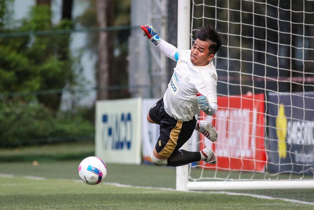 'Người hùng' của đội bóng đất võ- Ảnh 1. 'Người hùng' của đội bóng đất võ- Ảnh 1.