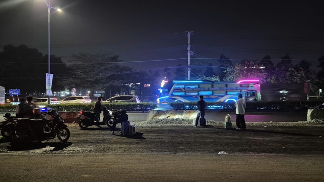 Rời th&agrave;nh phố về qu&ecirc; đ&oacute;n tết sớm - Ảnh 2.