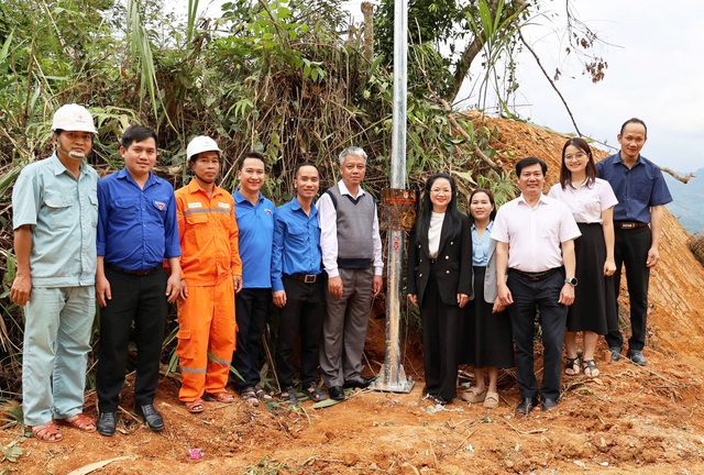 Kh&aacute;nh th&agrave;nh c&ocirc;ng tr&igrave;nh &lsquo;Thắp s&aacute;ng Tr&agrave; Tập&rsquo;, lan tỏa &aacute;nh s&aacute;ng sạch đến v&ugrave;ng cao- Ảnh 2.