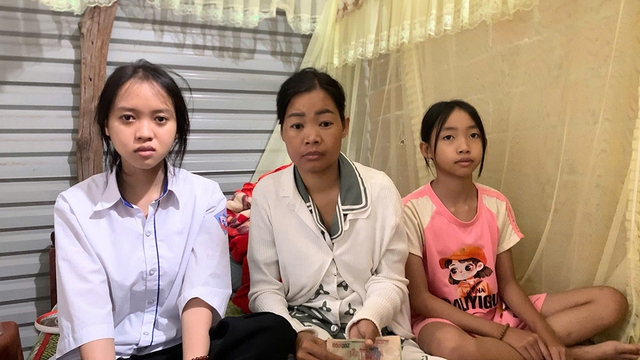 Mẹ suy thận nặng, hai con có thể không được đến trường- Ảnh 1. Mẹ suy thận nặng, hai con có thể không được đến trường- Ảnh 1.