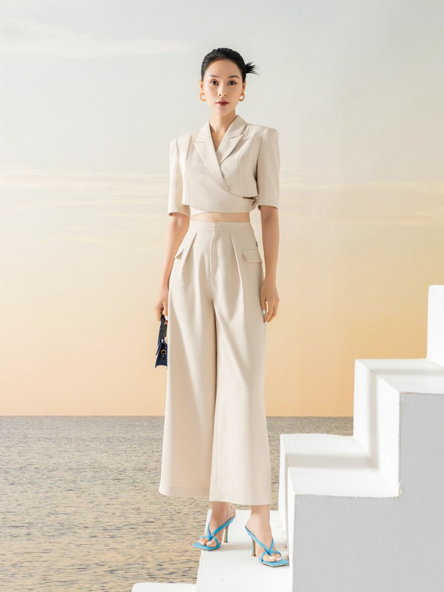 Tỉ lệ vàng tôn dáng với áo crop top và quần cạp cao 2026 - Ảnh 5. Tỉ lệ vàng tôn dáng với áo crop top và quần cạp cao 2026 - Ảnh 5.