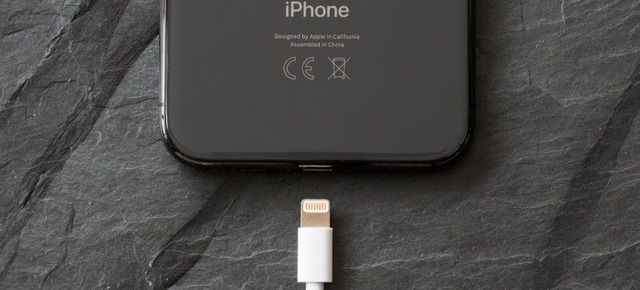 C&aacute;ch xử l&yacute; triệt để t&igrave;nh trạng sạc chậm của iPhone - Ảnh 1.