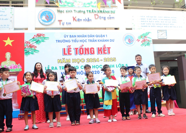 Quy định khen thưởng học sinh mới nhất có gì đáng chú ý? - Ảnh 2.