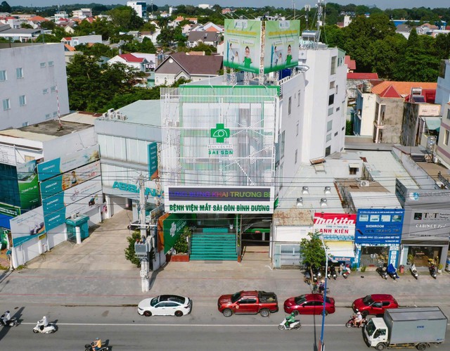 Bệnh viện Mắt Sài Gòn Bình Dương triển khai khám chữa bệnh bảo hiểm y tế - Ảnh 1.