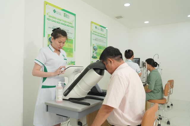 Bệnh viện Mắt Sài Gòn Bình Dương triển khai khám chữa bệnh bảo hiểm y tế - Ảnh 3.