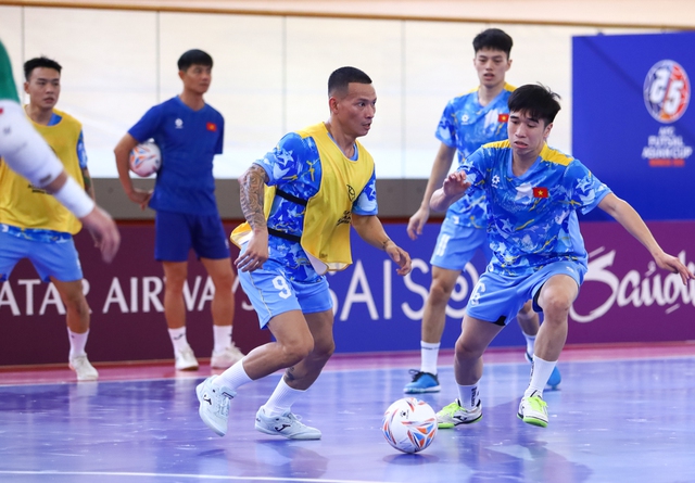 Đội tuyển futsal Việt Nam 3-3 Kuwait: Mạnh Dũng san bằng tỷ số ở gi&acirc;y cuối c&ugrave;ng - Ảnh 2.