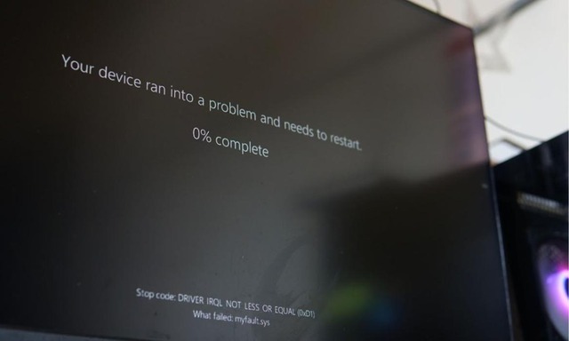 Windows 11 lại gây họa sau cập nhật, màn hình đen 'tái xuất' - Ảnh 1.