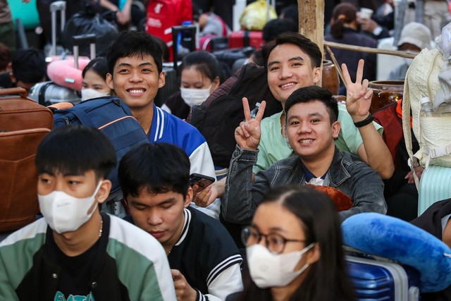 Tết sum vầy 2026 đồng h&agrave;nh c&ugrave;ng người xa qu&ecirc; về nh&agrave; đ&oacute;n năm mới - Ảnh 1.