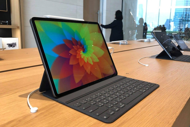Khi iPad sắp trở th&agrave;nh sản phẩm bị 'cho ra r&igrave;a' - Ảnh 1.