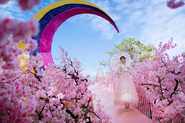 Nơi mùa xuân chạm vào từng giác quan- Ảnh 1. Nơi mùa xuân chạm vào từng giác quan- Ảnh 1.