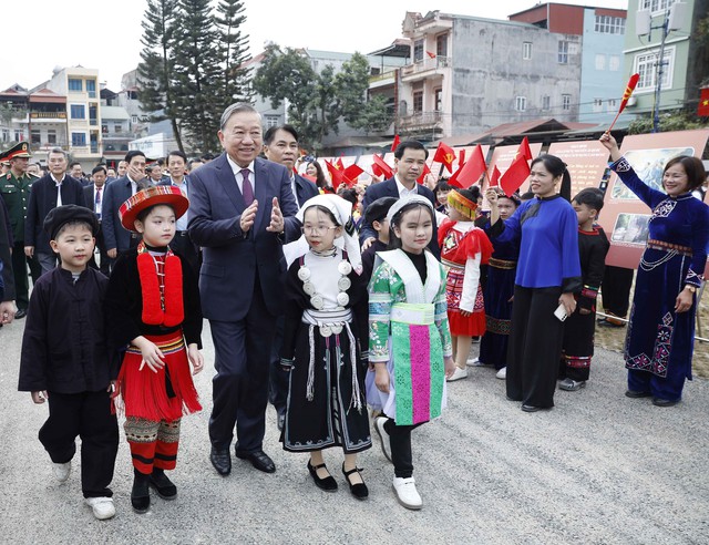 Biến vị tr&iacute; bi&ecirc;n giới tỉnh Cao Bằng th&agrave;nh lợi thế chiến lược cho ph&aacute;t triển bền vững - Ảnh 1.