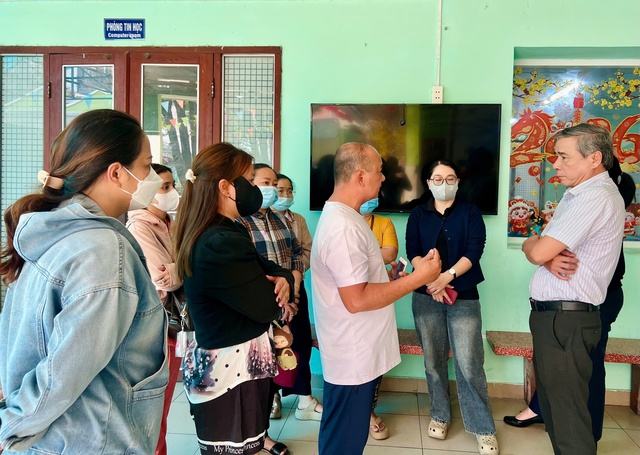 TP.HCM: Nhiều trường tạm dừng ăn b&aacute;n tr&uacute; sau phản &aacute;nh về thực phẩm - Ảnh 2.