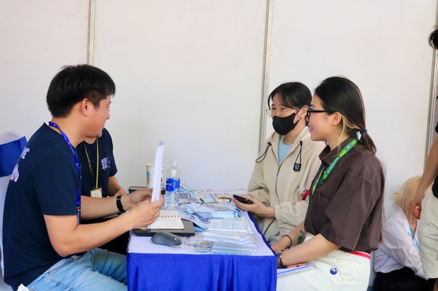 Việc l&agrave;m 2026: L&agrave;m g&igrave; để kh&ocirc;ng bị tụt hậu ? - Ảnh 2.