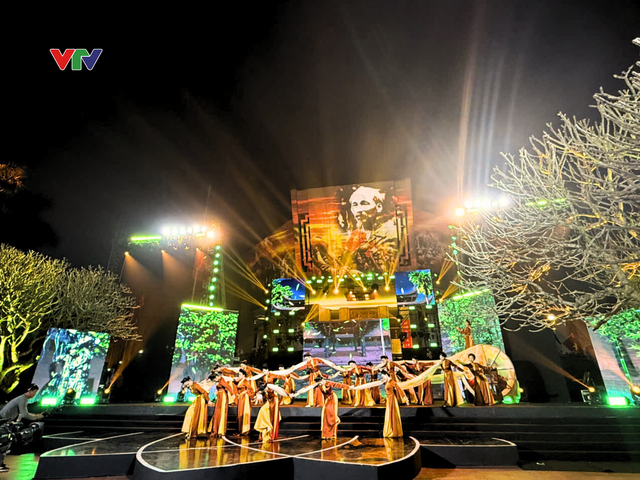 Cầu truyền hình 'Hai tay xây dựng một sơn hà' - Ảnh 1.