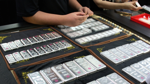 Kịch bản gi&aacute; bạc đảo chiều đột ngột: Thị trường t&agrave;i ch&iacute;nh 2026 - Ảnh 1.