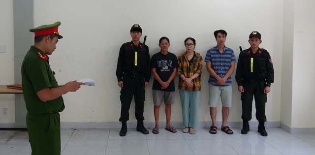 C&ocirc;ng an TP.HCM triệt ph&aacute; đường d&acirc;y sản xuất, b&aacute;n thạch t&iacute;n d&ugrave;ng trong nha khoa- Ảnh 3.