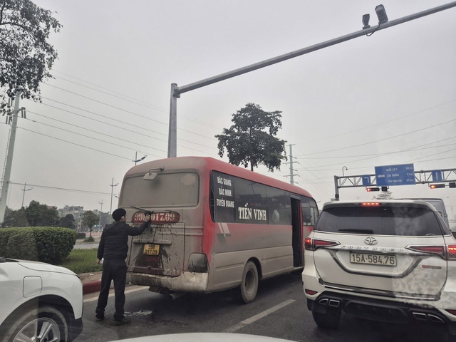 Cục CSGT nêu những trường hợp biển số xe bẩn mà không bị xử phạt- Ảnh 1. Cục CSGT nêu những trường hợp biển số xe bẩn mà không bị xử phạt- Ảnh 1.