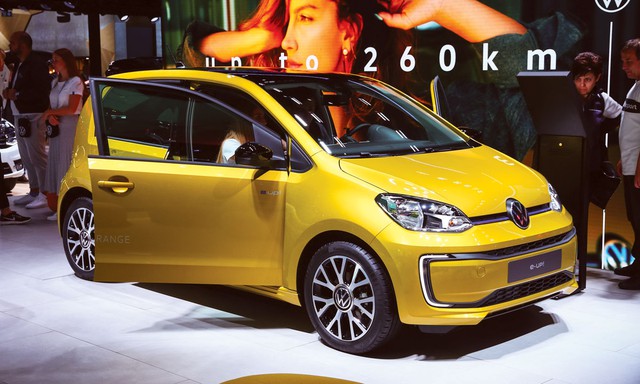 Doanh số &ocirc; t&ocirc; hybrid lần đầu ti&ecirc;n vượt xe xăng, xe điện chiếm 30% thị phần- Ảnh 1.