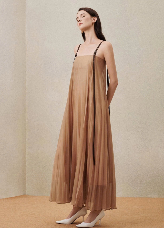 Váy dáng dài đa nhiệm, cứ diện là nổi bật đường phố- Ảnh 5.