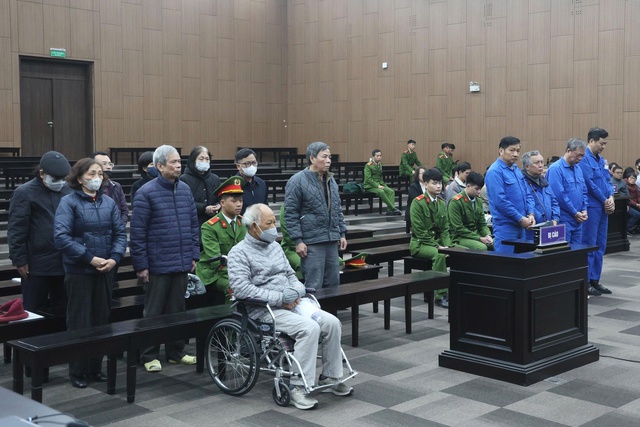 T&ograve;a th&aacute;p ng&agrave;n tỉ 'đắp chiếu' 10 năm, cựu Chủ tịch VICEM bị đề nghị 12 - 13 năm t&ugrave;- Ảnh 3.