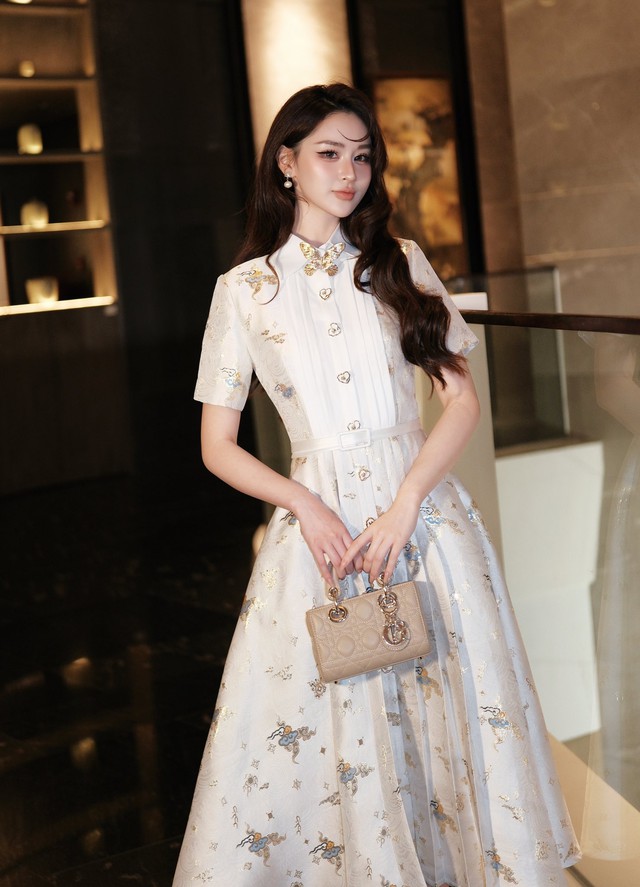 Váy sơ mi họa tiết mùa xuân () - Ảnh 4.