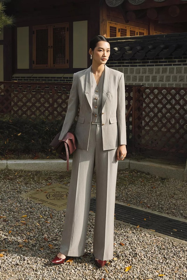 Chuyên nghiệp, cuốn hút với set vest cho dân công sở - Ảnh 1.