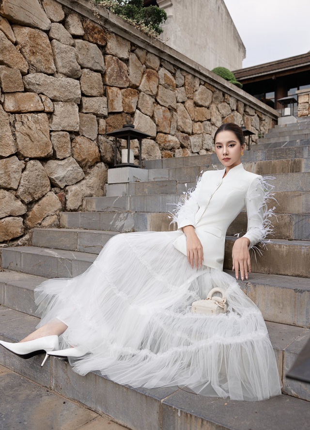 Màu trắng tinh khôi là gam màu thể hiện cho khí chất tinh tế - Ảnh 2.