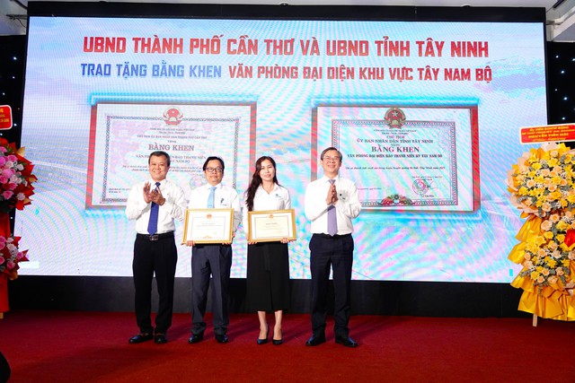 Báo Thanh Niên giữ tinh thần vượt khó như thế hệ mở đường- Ảnh 7. Báo Thanh Niên giữ tinh thần vượt khó như thế hệ mở đường- Ảnh 7.