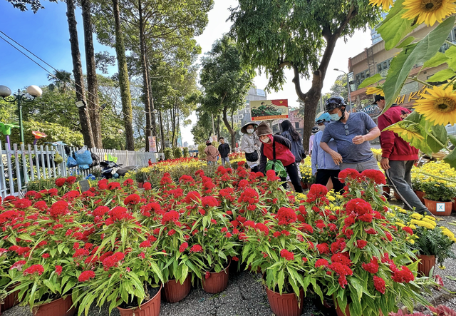 H&ocirc;m nay 1.2 ng&agrave;y g&igrave; m&agrave; đ&ocirc;ng người quan t&acirc;m? Lịch &acirc;m, lịch vạn ni&ecirc;n thế n&agrave;o? - Ảnh 2.